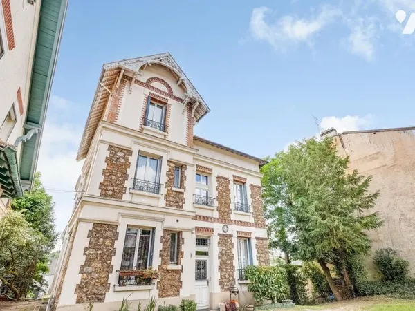 Maison 10 pièces 260 m²