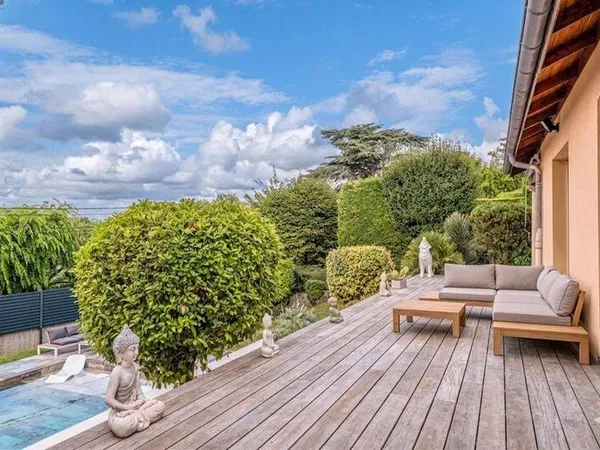 Villa 8 pièces 210 m²