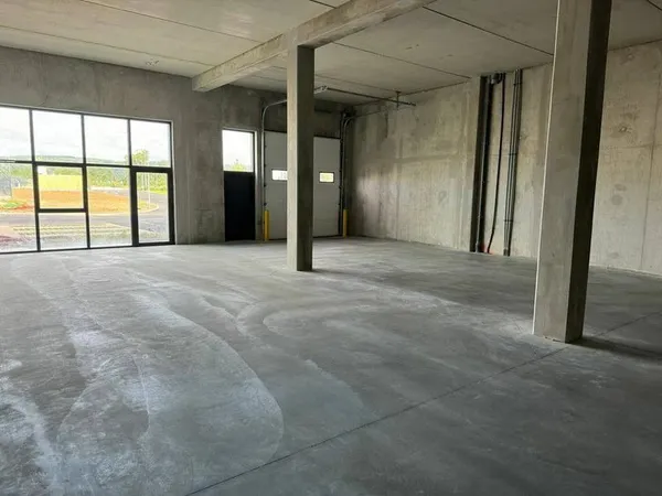 Local d'activité 257 m²