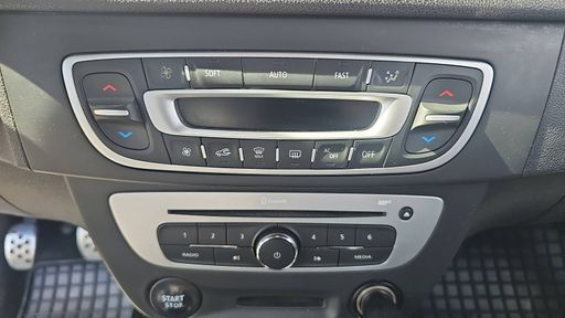 Renault Megane RS 2.0 265.0 - N/A – 2015 – 144965 km – Essence – Boîte Manuelle — photo 29