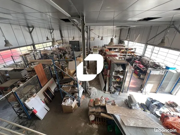 Local d'activité 750 m²