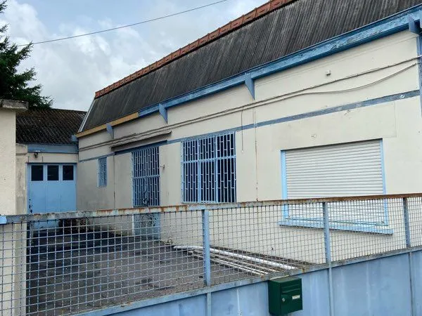 Local commercial bureaux et dépot