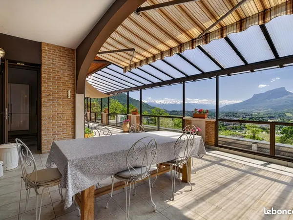 Propriété 7 pièces 202 m²