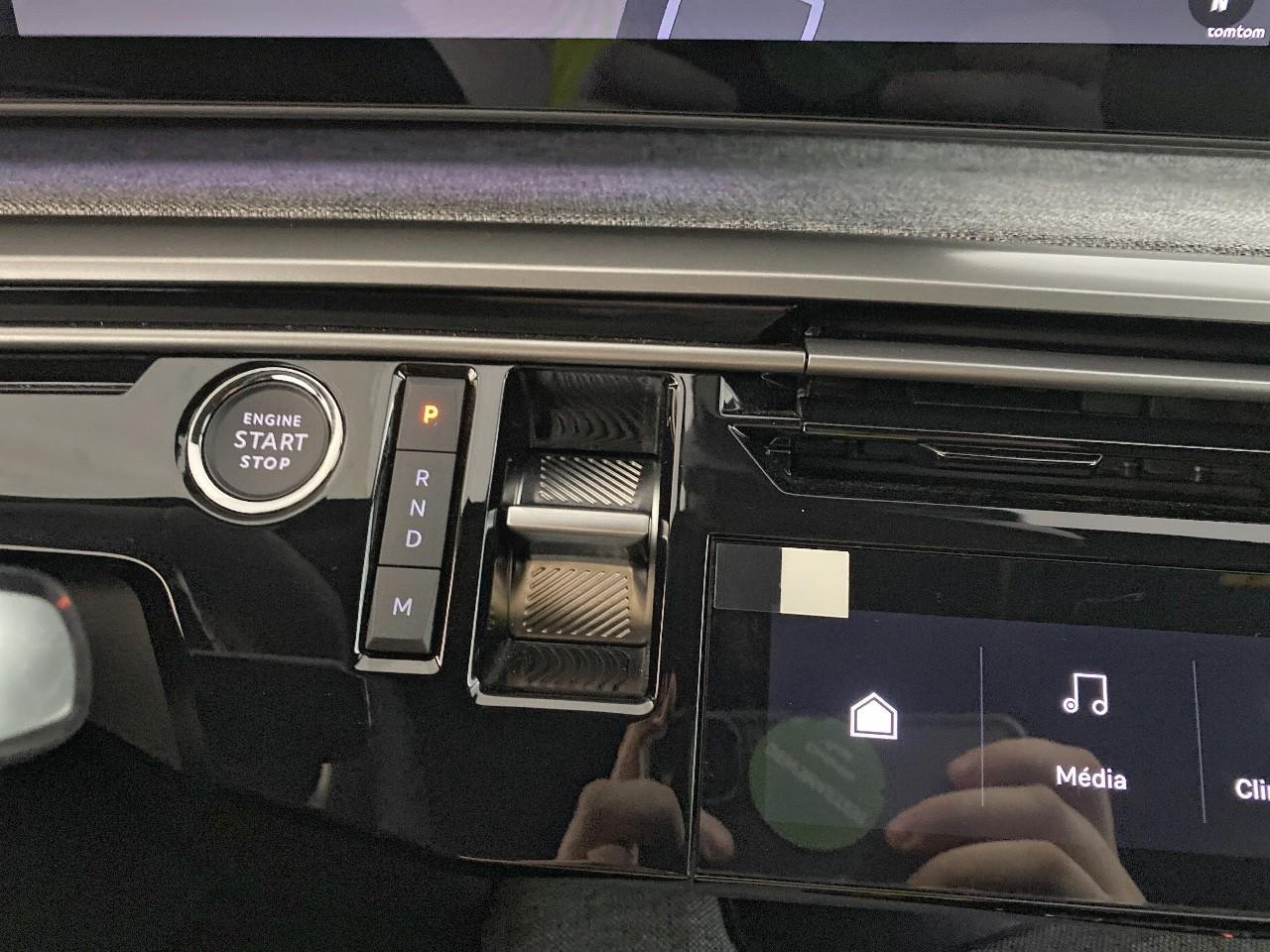 Peugeot 3008 hybrid 145 e-dcs6 allure — photo 15