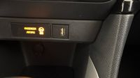 Toyota Yaris 116h Dynamic 5p MY22 — photo 30