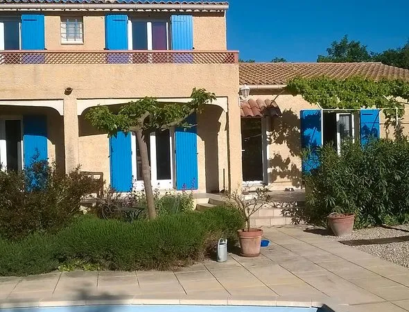 Maison provençale Saint-Didier Vaucluse