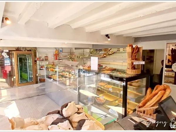 Local commercial 331 m²
