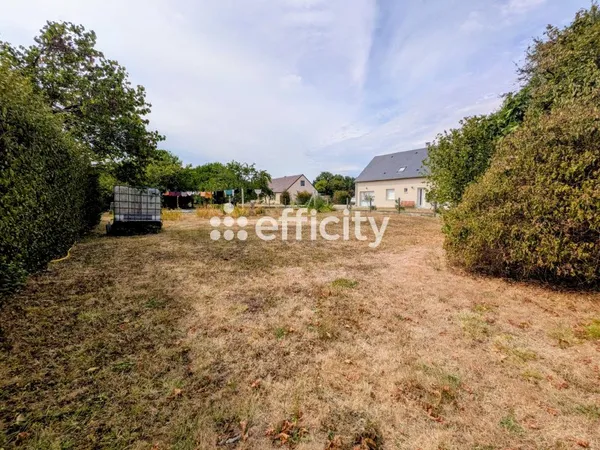 Terrain 600 m²