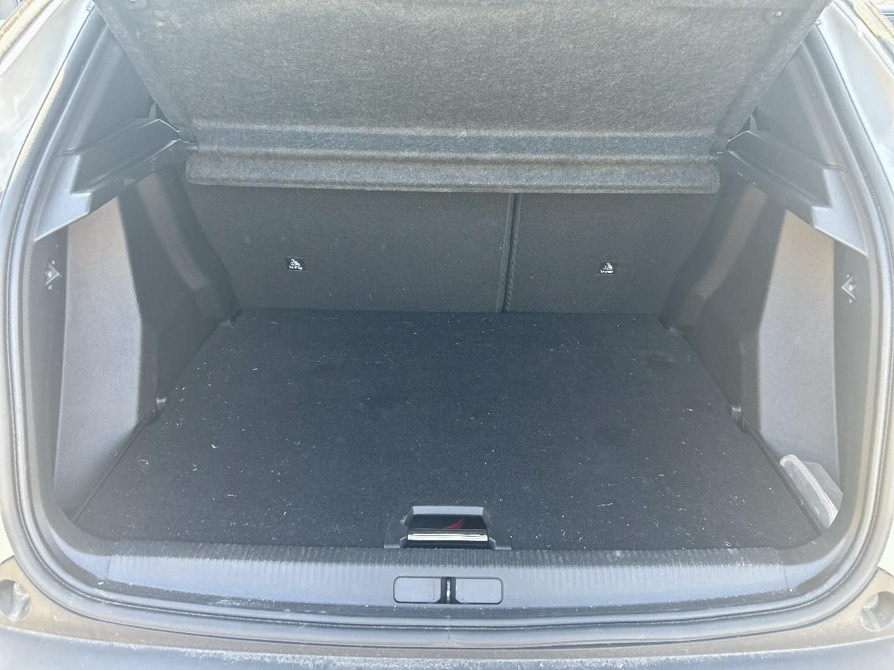 Peugeot 2008 puretech 130 s&s eat8 allure pack — photo 6