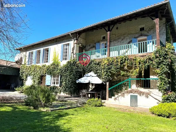 Propriété 9 pièces 294 m²