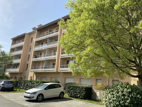 Toulouse - Arènes Beau T2 traversant avec balcon