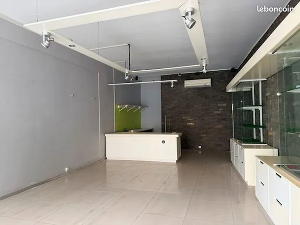 Local commercial 60 m²