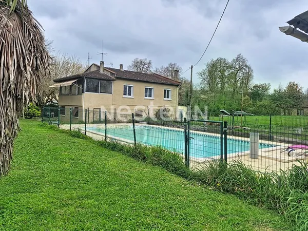 A vendre Maison de 180 m2 avec Piscine