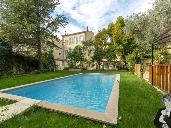 Maison d'hôtes de caractère avec piscine - Coeur de Salon-de-Provence