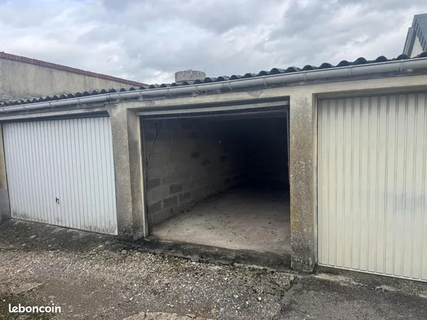 Garage 17 m² Mont-Saint-Aignan