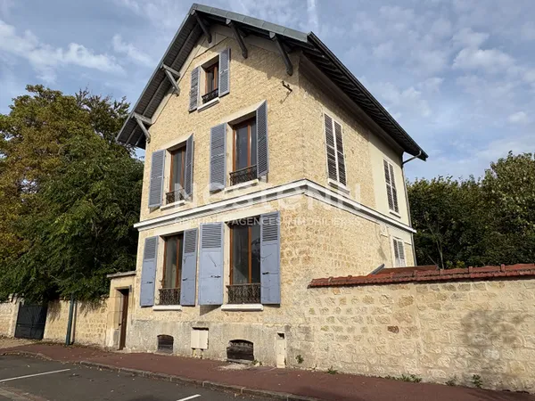Maison à vendre sur la commune de L'Isle Adam - 110m², 4 chambres