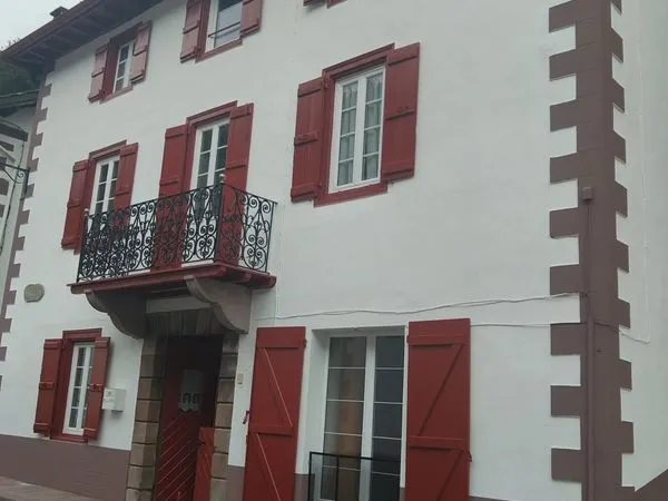 Vente de maison de particulier à particulier proche frontière espagnole grande maison Pays Basque