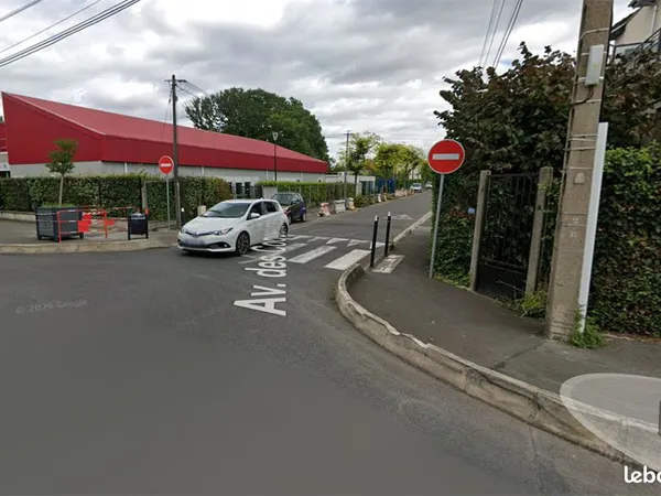Boutique 60 m² MONTFERMEIL