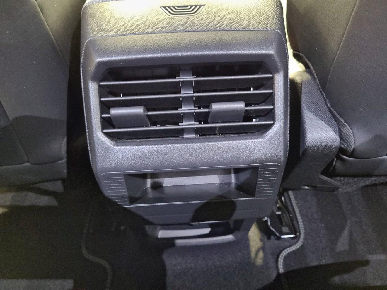 Peugeot 3008 hybrid 136 e-dcs6 gt — photo 23