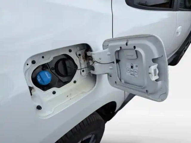 Dacia Duster 1.5 blue dci 115ch  journey + 4x2 — photo 25