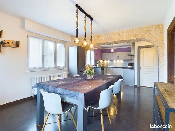 Strasbourg neuhof - grand 2 pièces de 73 m² avec potentiel t3 - parking - cave/combles - isolation e