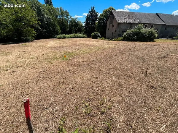 Terrain 1351 m² MERY