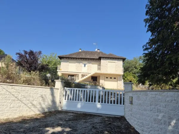 Maison 91m2 avec vue panoramique, terrain 1500m2 et fort potentiel - Malemort