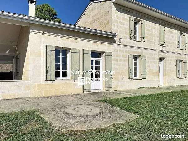 Maison 7 pièces 225 m²