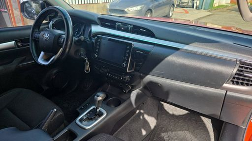 Toyota Hilux X-Tra Cabine 2.8  D-4D 204 4X4 BVA6 - Invincible – 2022 – 107777 km – Diesel – Boîte Automatique — photo 5