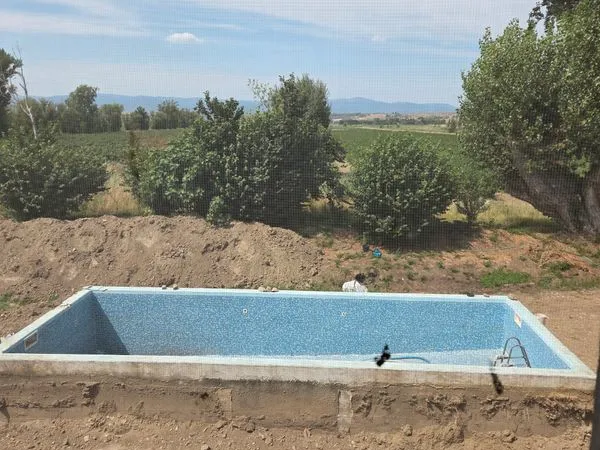 Ensemble de 2 maisons avec terrain et piscine