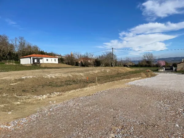 Terrain 794 m²