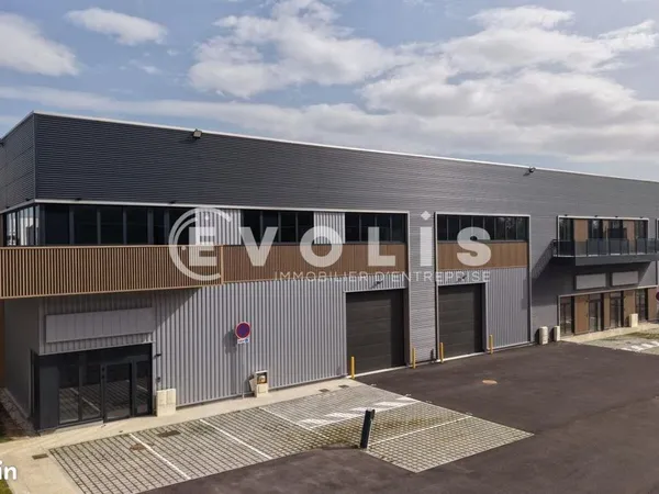 Local d'activité 1 986 m²