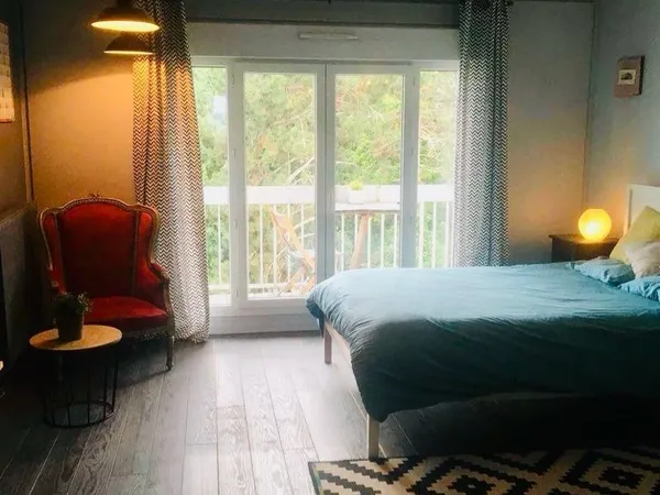 Chambre meublée