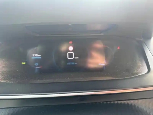 Peugeot 2008 puretech 100 s&amp;s bvm6 allure pack — photo 21