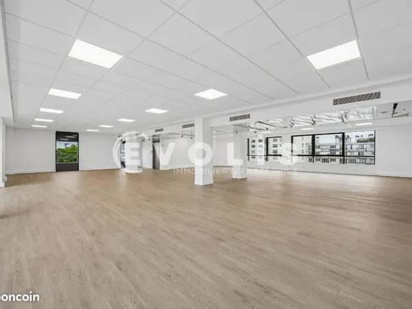Bureau 269 m²