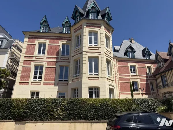 Appartement 6 pièces 171 m²