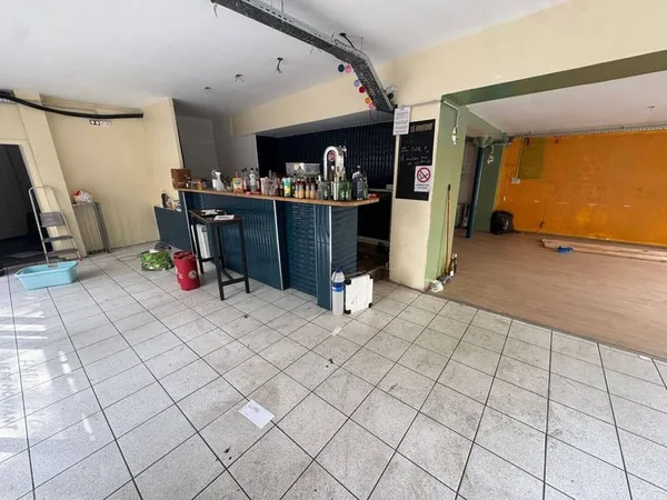 Boutique 2 pièces 98 m²