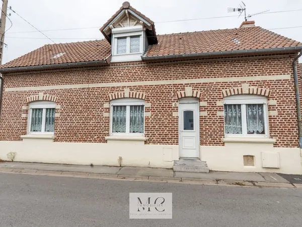 Maison individuelle - plus de 130 m2 - beau potentiel