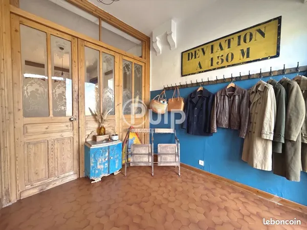Maison 10 pièces 266 m²