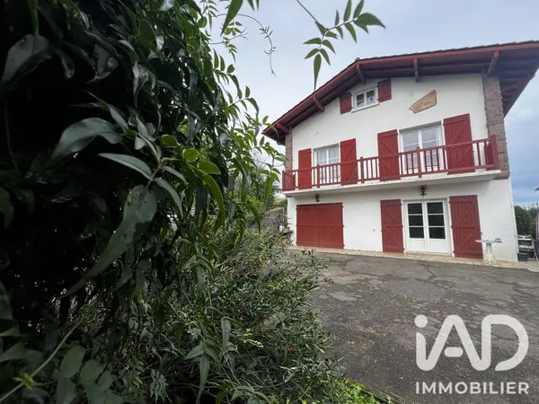 Maison 8 pièces 199 m²