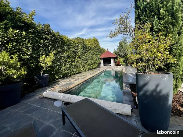 Maison 160 m2 + T2 - Grand terrain paysager - Piscine - Jacuzzi
