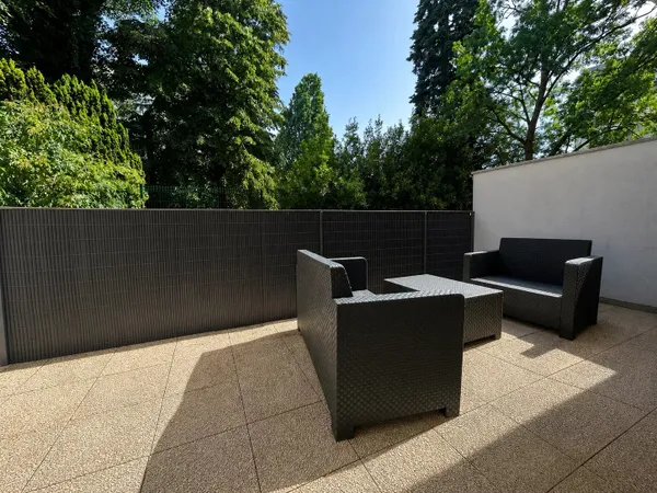 T2/T3 rénové, terrasse, parking, cave
