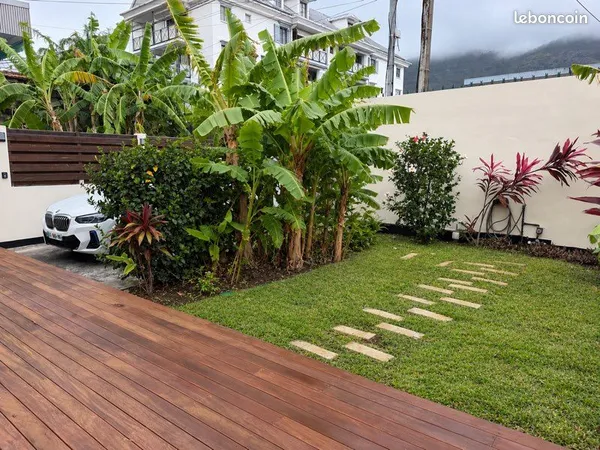 🏡 Villa Canopée - T3 meublé 100 m² avec varangue, parking - Saint-Denis idéalement située à l'entrée