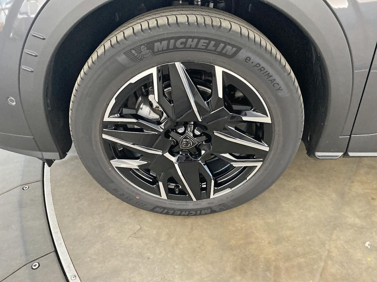 Peugeot 3008 hybrid 145 e-dcs6 gt — photo 11