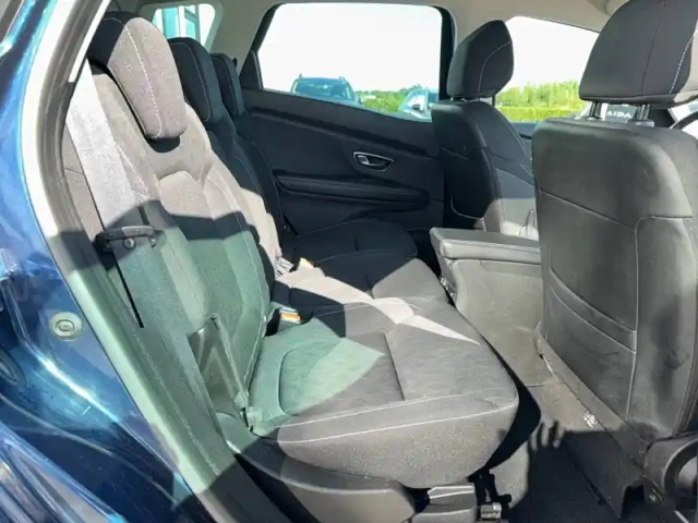 Renault Scenic blue dci 120 — photo 16
