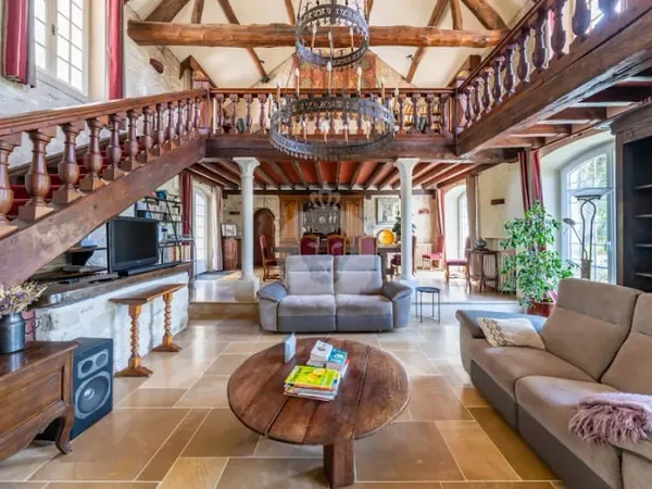 Maison 18 pièces 570 m²