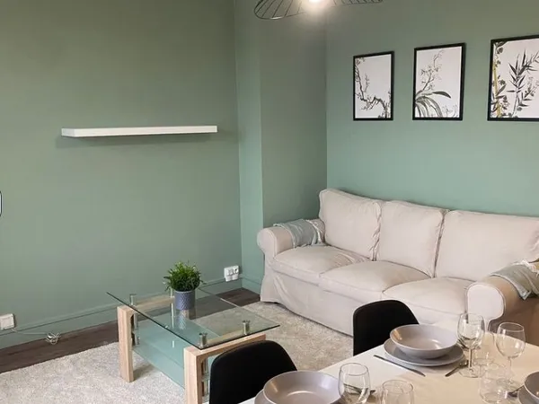 T4 lumineux avec balcon - Meublé, rénové, idéal jeunes actifs