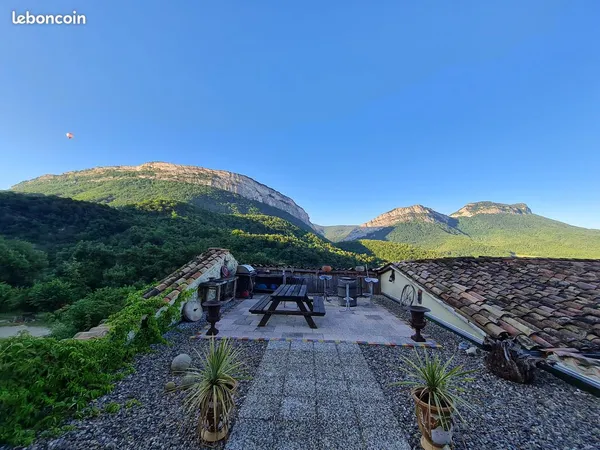 Maison avec terrain et piscine