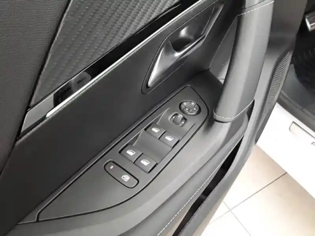 Peugeot 2008 puretech 130 s&amp;s eat8 — photo 20