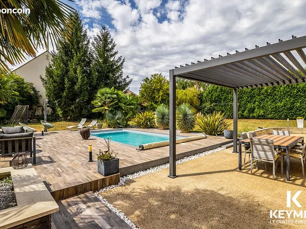Maison 7 pièces 252 m²